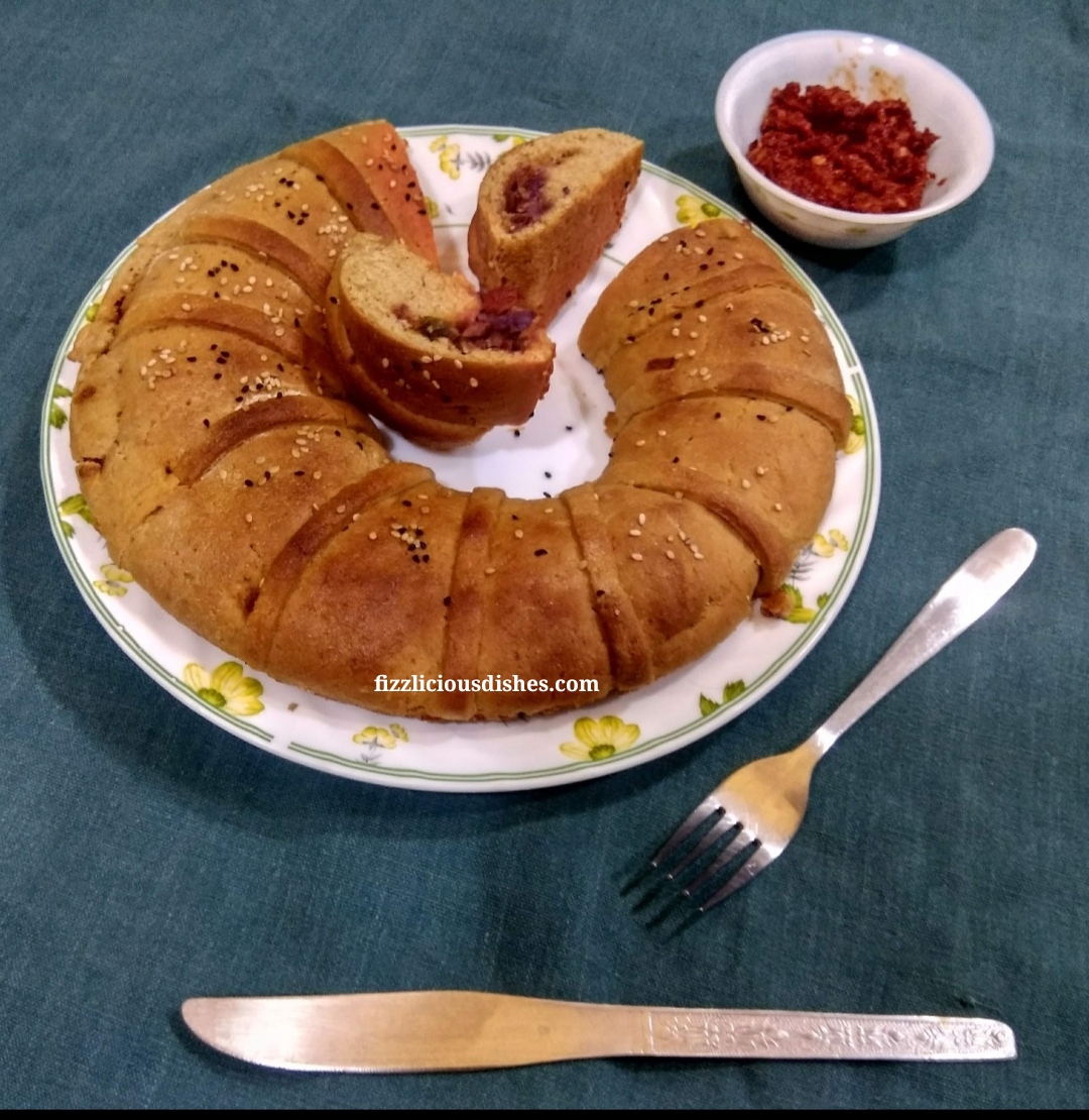 Ring Shape Stuffed Bread