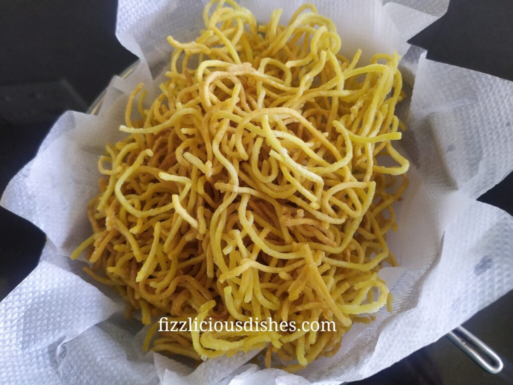 How To Make Crispy Fried Noodles At Home