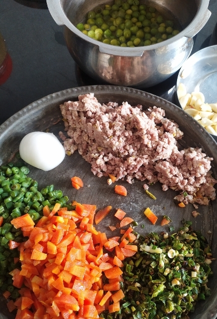 Ingredients for Bhel Pulao