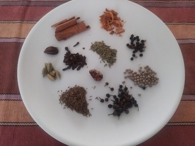 Whole spices for kolkata biryani masala