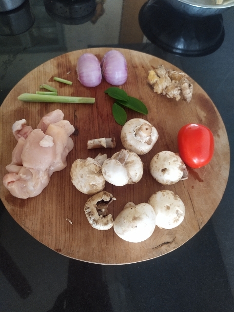 Ingredientsfor Tom Kha Gai /Thai Coconut Soup